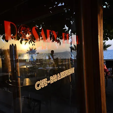 玫瑰海滩酒店